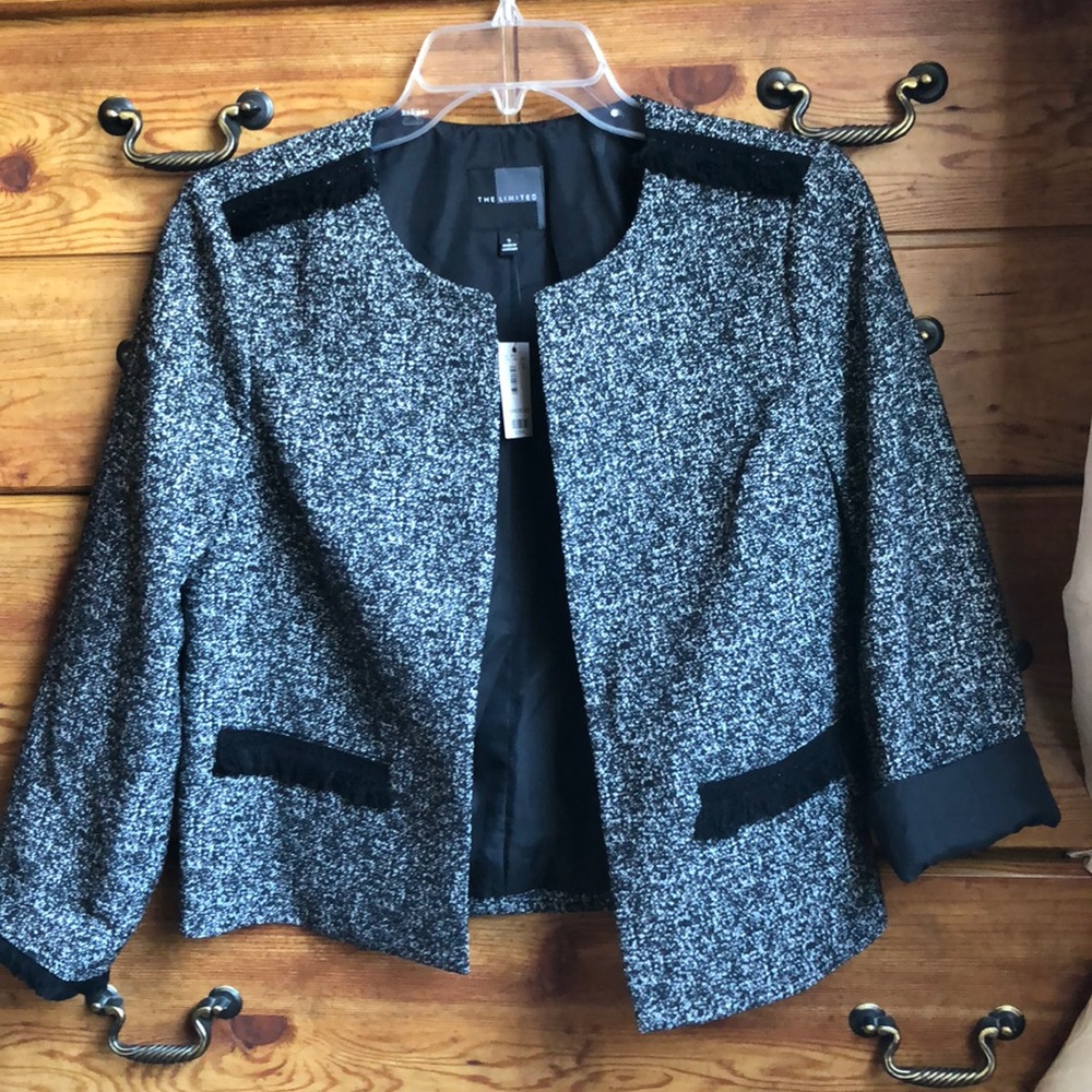 Limited Black and White colored Blazer - Picture 5 of 8
